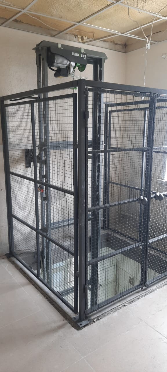 Грузовой подъёмник пчёлка ПГ-К 250 с внешним этажным ограждением, 250 кг, Екатеринбург