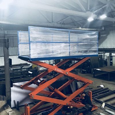 Ножничный стол